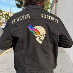 'Feathered Skull Levi's Forever Grateful Trucker