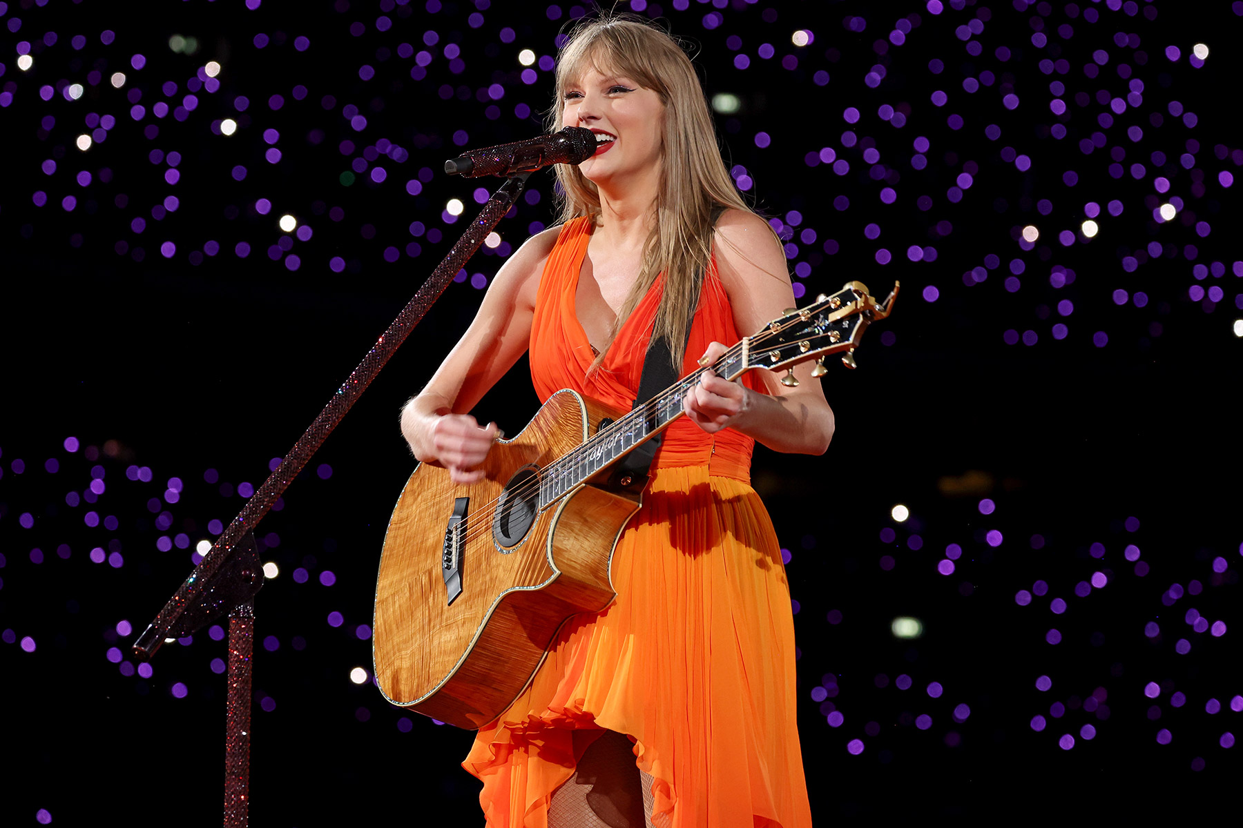 LONDON, ENGLAND - JUNE 21: (EDITORIAL USE ONLY. NO STANDALONE PUBLICATION USE (NO SPECIAL INTEREST OR SINGLE ARTIST PUBLICATION USE; NO BOOK USE)) Taylor Swift performs onstage during "Taylor Swift | The Eras Tour" at Wembley Stadium on June 21, 2024 in London, England. (Photo by Kevin Mazur/Getty Images for TAS Rights Management)