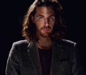 Mumford & Sons Bring Out Hozier for Surprise ‘Rubber Band Man’ Performance on ‘SNL’