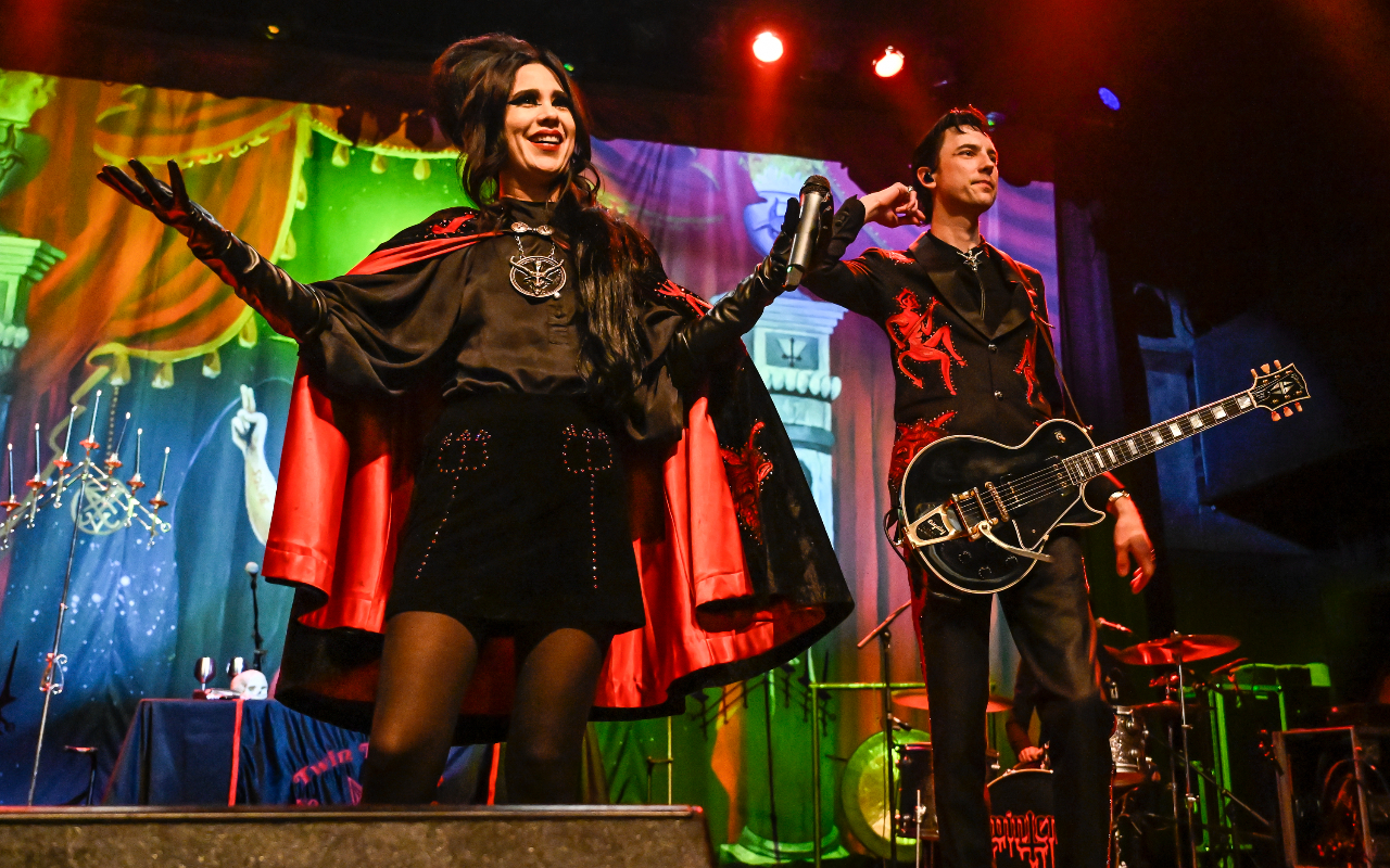 Twin Temple on stage