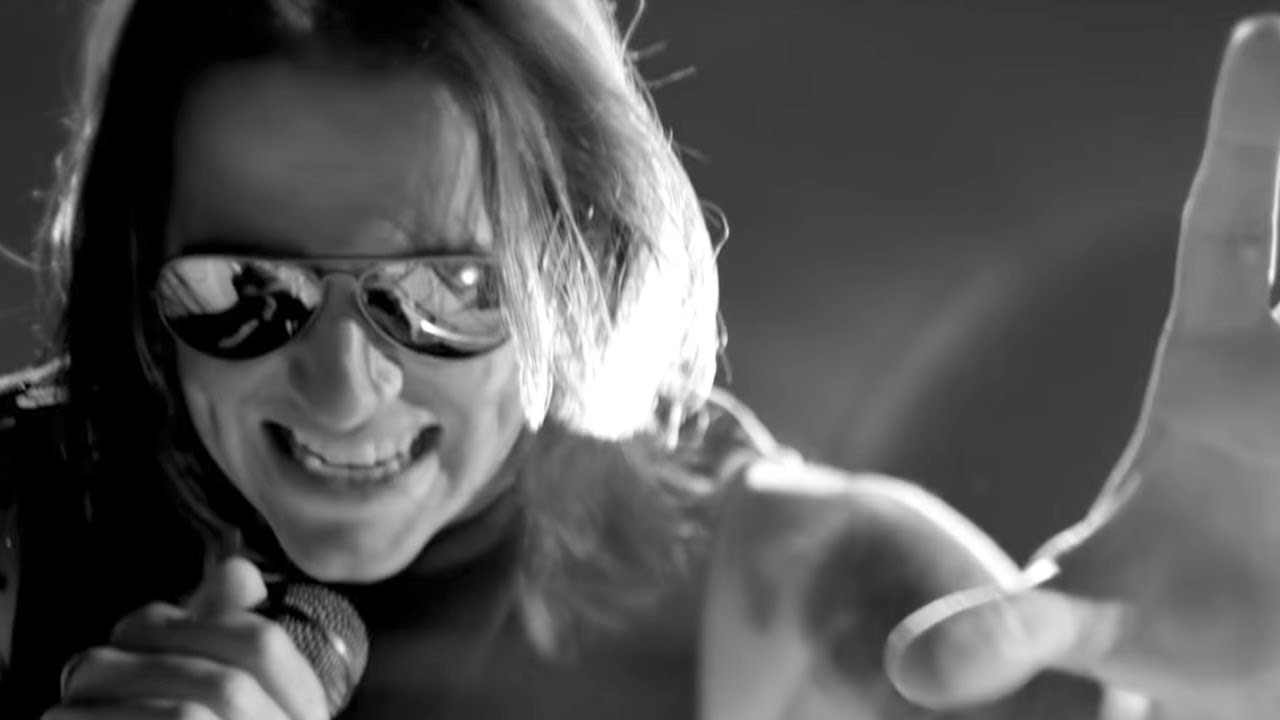 Avenged Sevenfold - Hail To The King [Official Music Video] - YouTube