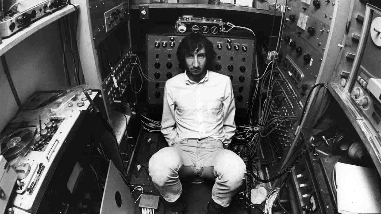 The Who&amp;rsquo;s Pete Townshend in the studio in the early 1970s