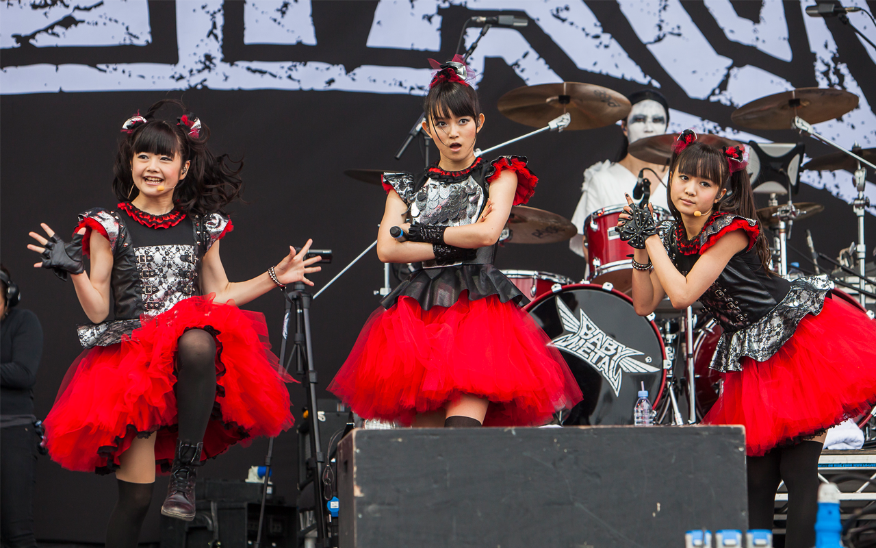 Babymetal on stage at Sonisphere 2014