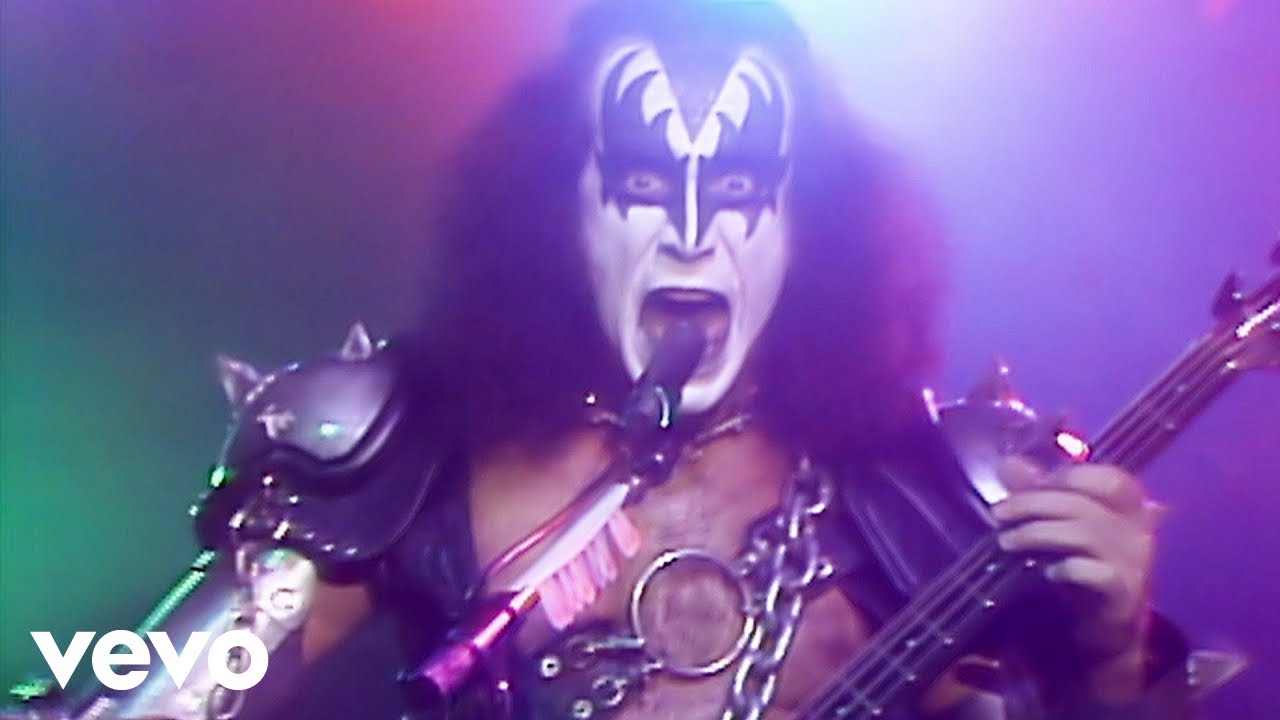 Kiss - I Love It Loud (Official Music Video) - YouTube