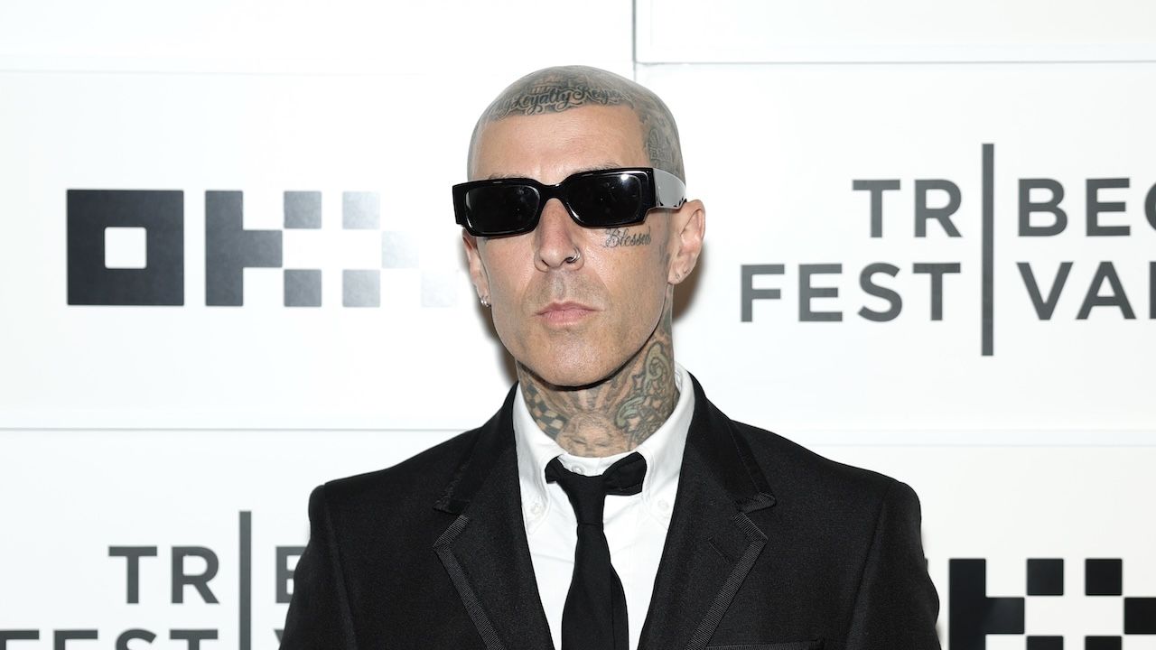 Blink-182 drummer Travis Barker recalls his suicidal thoughts following the horrific 2008 plane crash in which his security guard and assistant died: "There was no light at the end of the tunnel" 4 LNAsVadRKxS3oR7NEoWSKa 1280 80