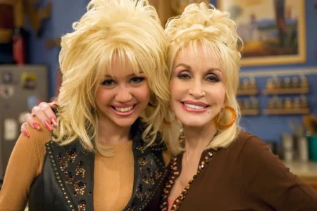 Miley Cyrus Pays Tribute to Godmother Dolly Parton: “I Have an Angel by My Side”