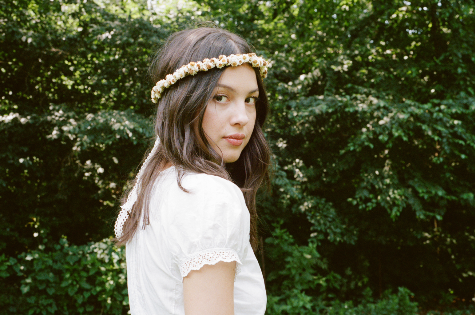 OliviaRodrigoDaisyChainFieldsFestivalEtsyMerchBillboard 1548