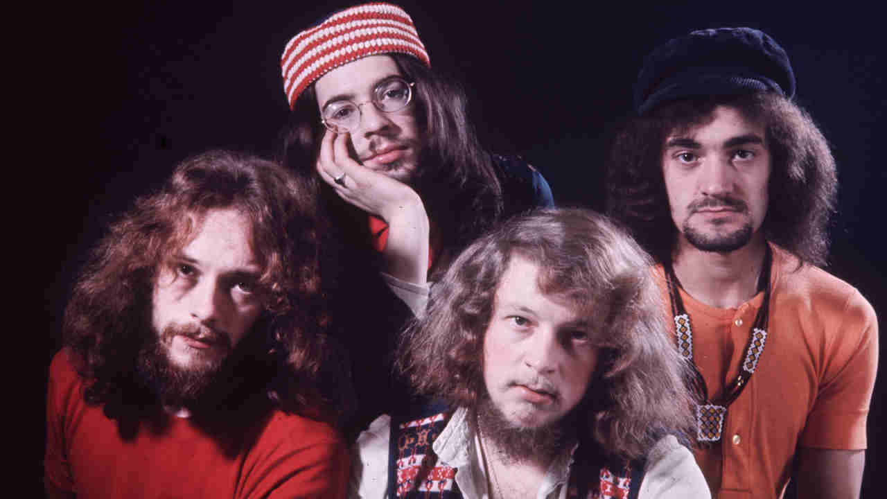“John Lydon had had a few beers. He was being completely over the top, saying how much he loved Aqualung”: Jethro Tull’s Ian Anderson quizzed by Yes, Genesis, ELP stars and others 17 Jethro Tull posing for a photograph in the early 1970s