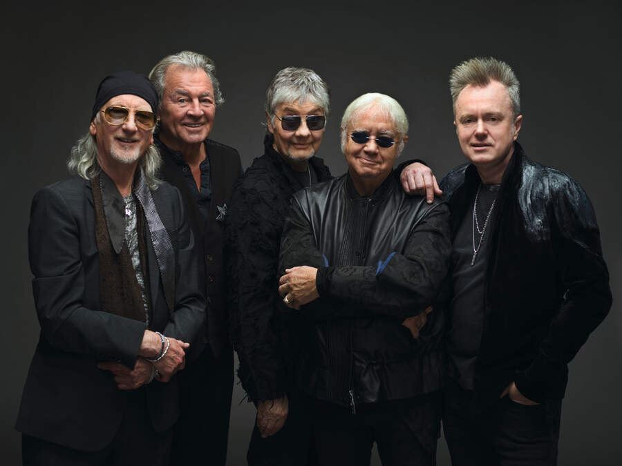 Deep Purple are in their seventh decade. They've sold 120 million albums. And they still have things to say. "There was no joy, no happiness on stage. I don't blame any one person for it, but Ithink we know who we're talking about" 15 Deep Purple studio portrait