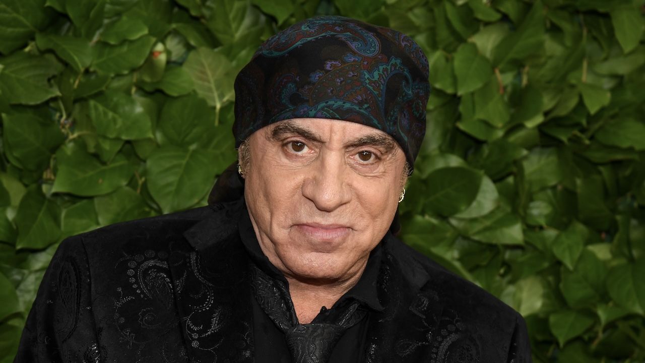 Sopranos star Steven Van Zandt has written a TV show about three brothers - a rock star, a gangster and a FBI agent - and he wants Johnny Depp to take a starring role 4 iK2daCi69CZavt8b6ExGJC 1280 80