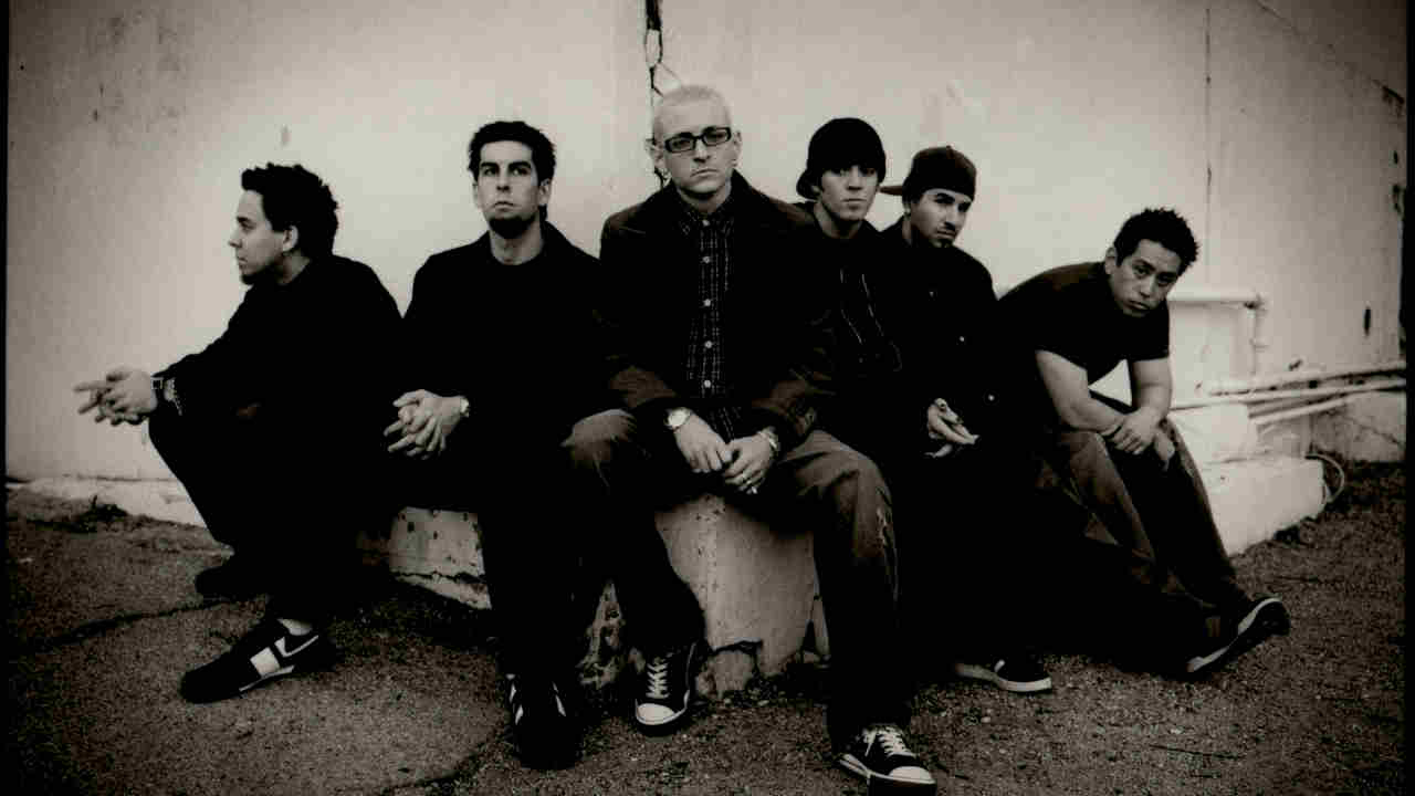 Linkin Park posing for a photograph in 2003