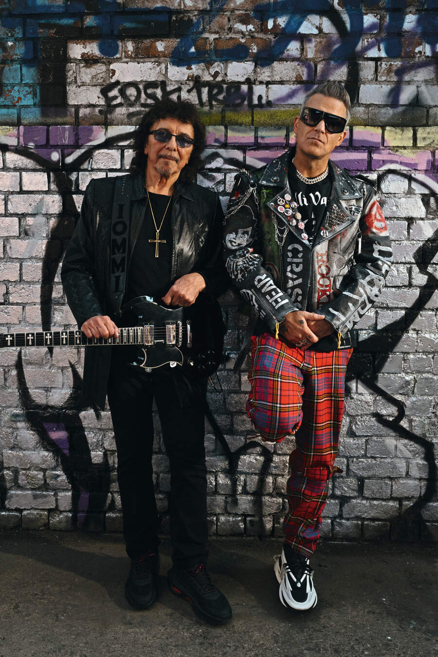 Tony Iommi and Robbie Williams