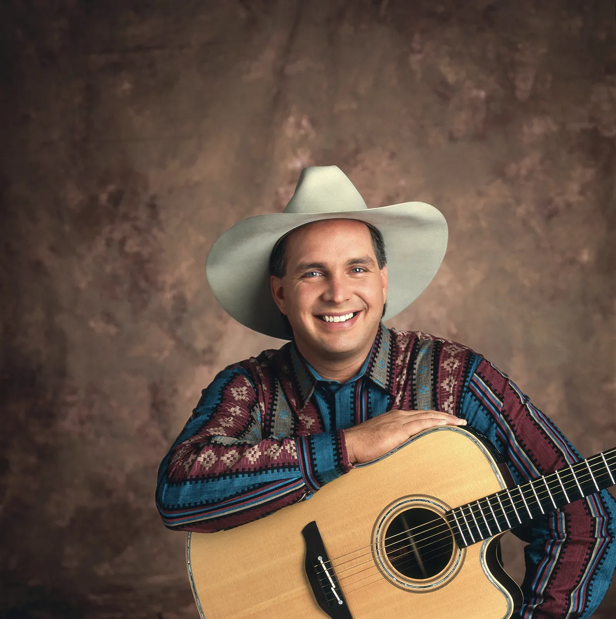 Taylor Swift, The Beatles, Elvis & More Artists With the Most Weeks at No. 1 on the Billboard 200: Full List 13 Garth Brooks