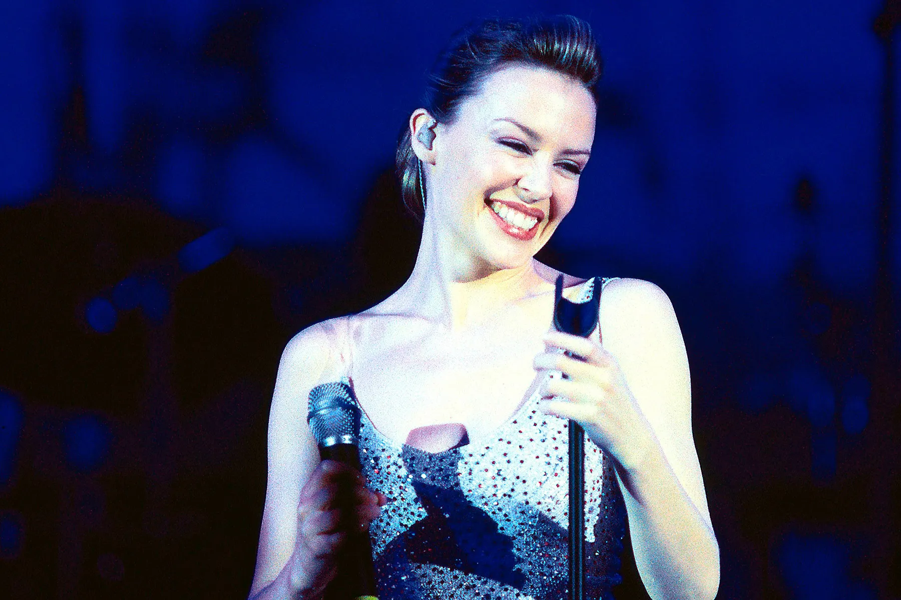 kylie minogue 2001 billboard 1800