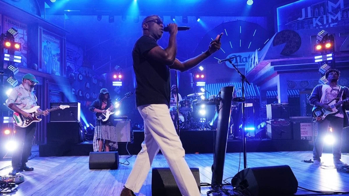 Watch TV On The Radio Play &lsquo;Wolf Like Me&rsquo; As &lsquo;Kimmel&rsquo; Returns To Brooklyn