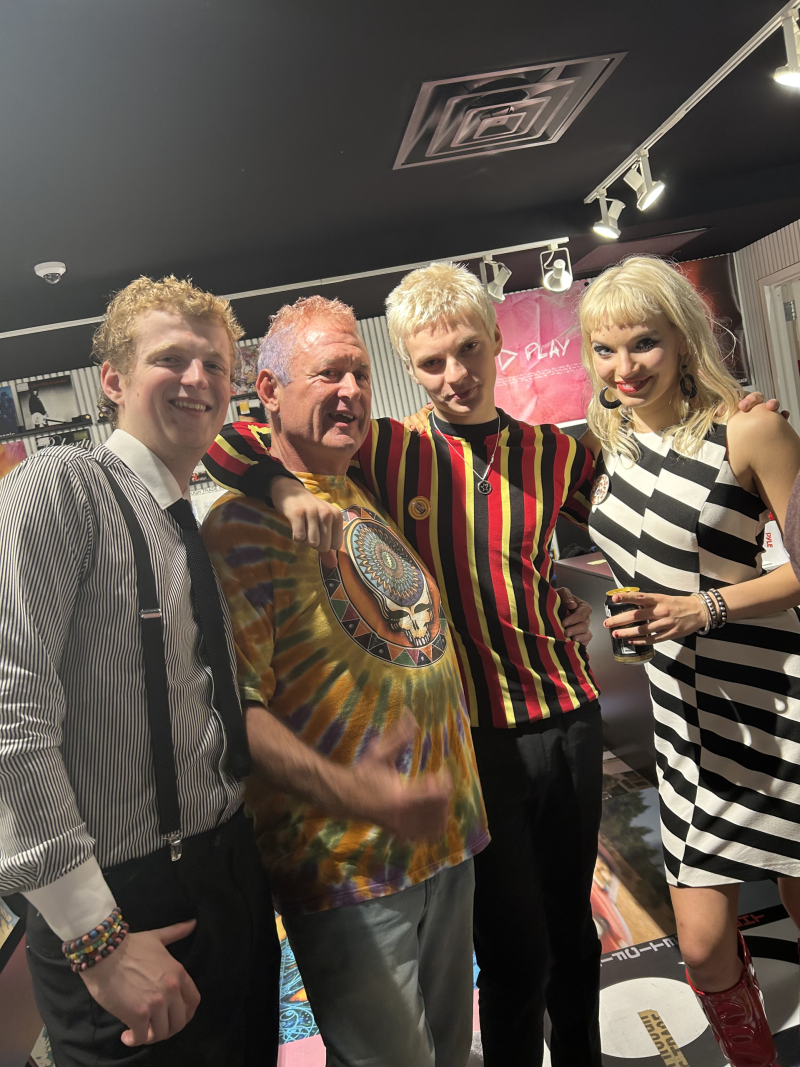 me-with-the-molotovs-paris-show